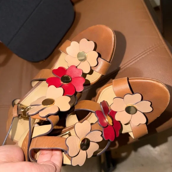 Michael Kors Tan Floral Heels - Picture 5 of 7